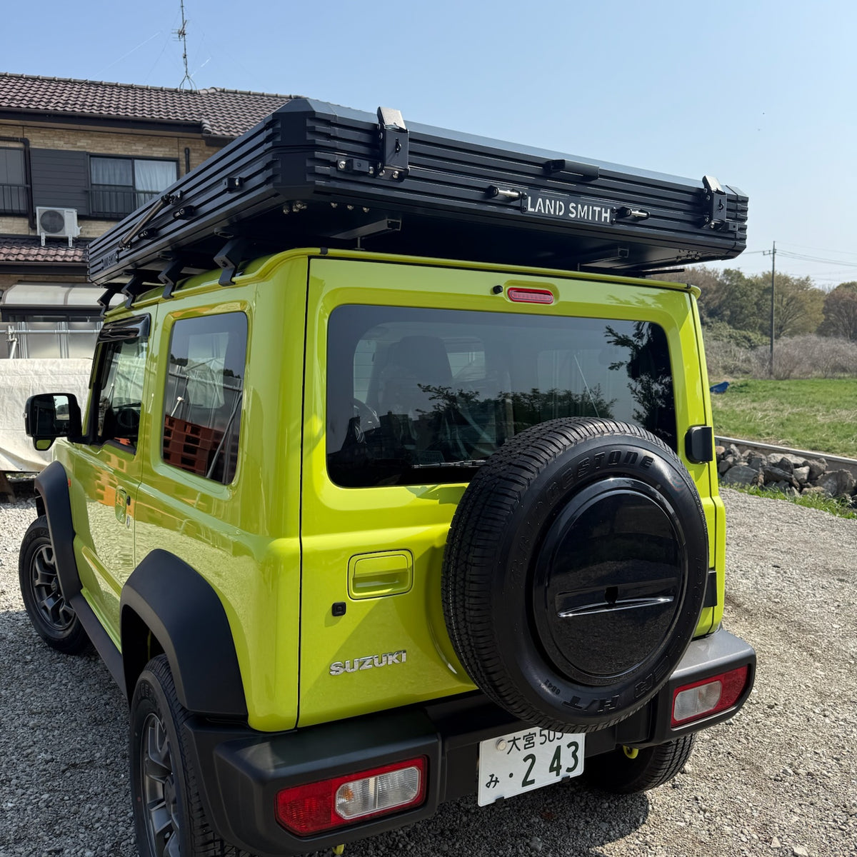 Suzuki Jimny Sierra (yellow)