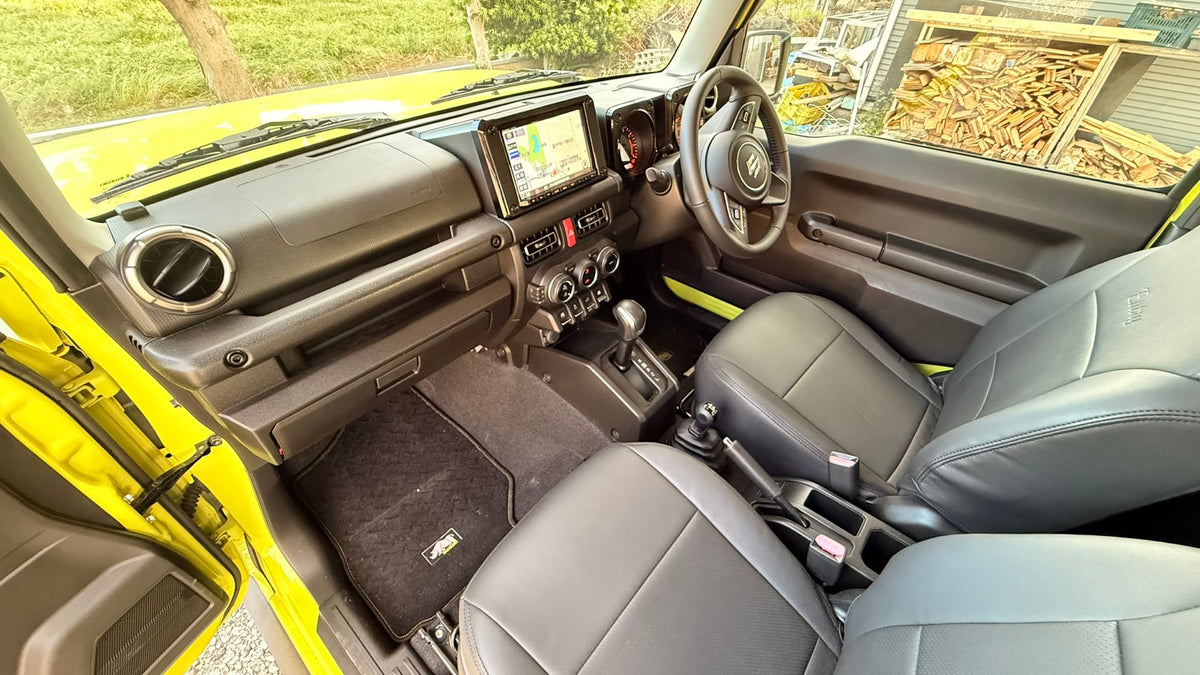 Suzuki Jimny Sierra (yellow)
